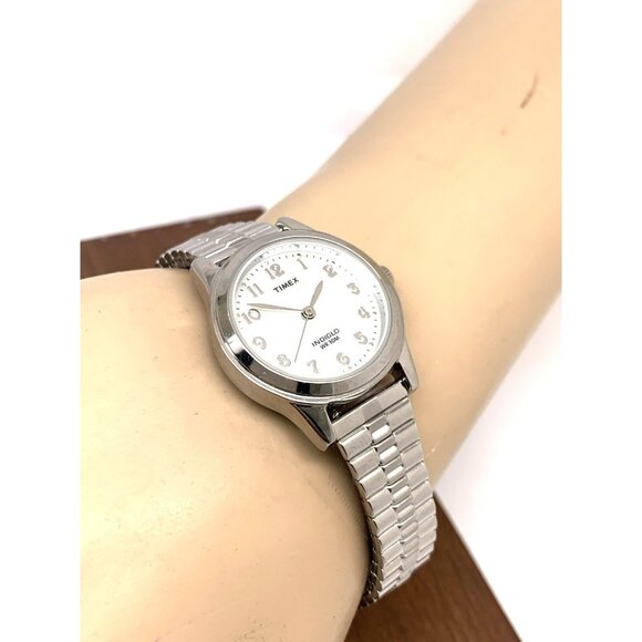 Timex Women's Watch TW2W14300 Indiglo Quartz Mother of Pearl Dial Expansion Band - Picture 5 of 14